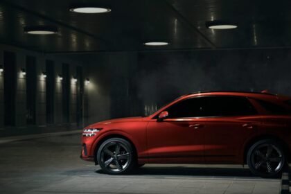 wie kann sie der aktive parkassistent beim einparken unterstützen